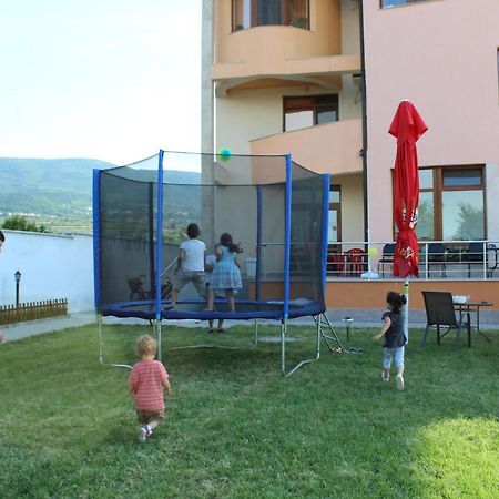 Семеен Хотел Дани Asenovgrad Exterior foto